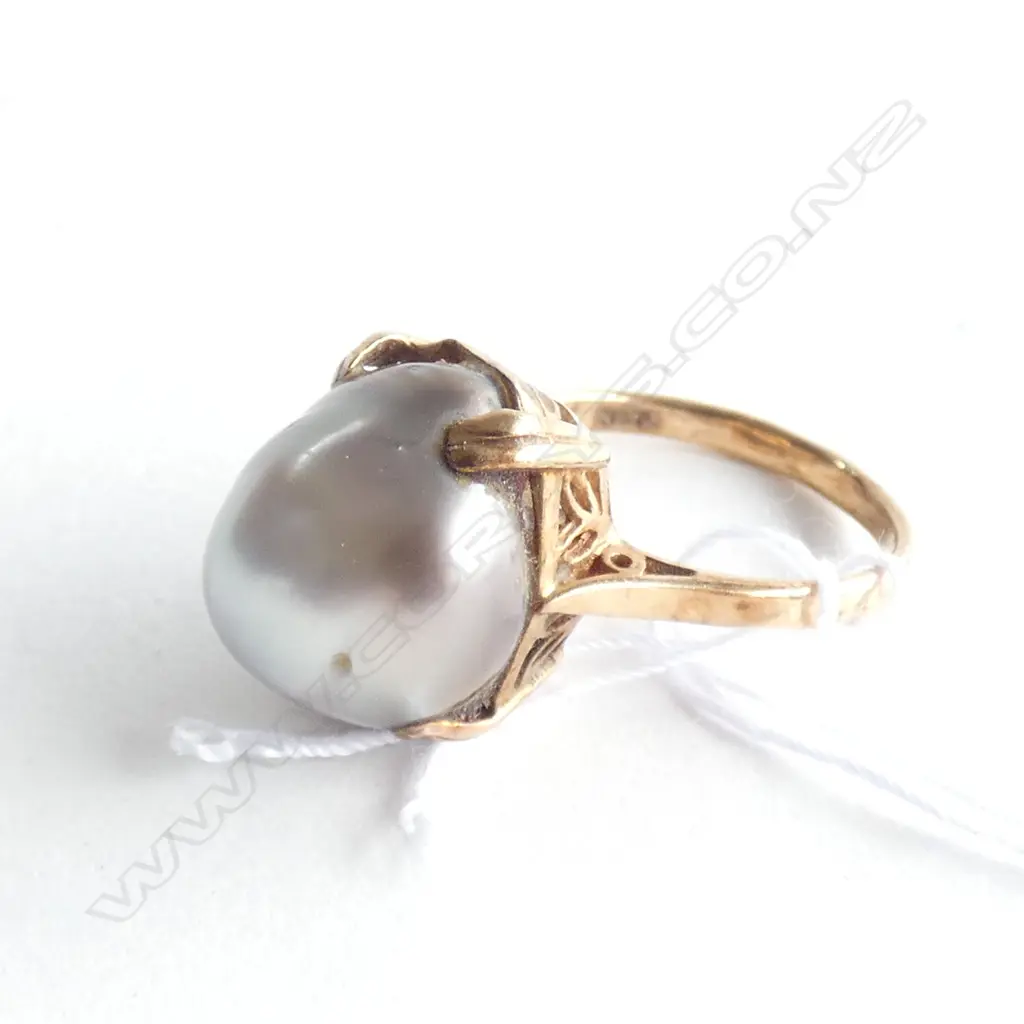 (19728) 9ct LGE  MABE PEARL BLACK PEARL RING Image 1++