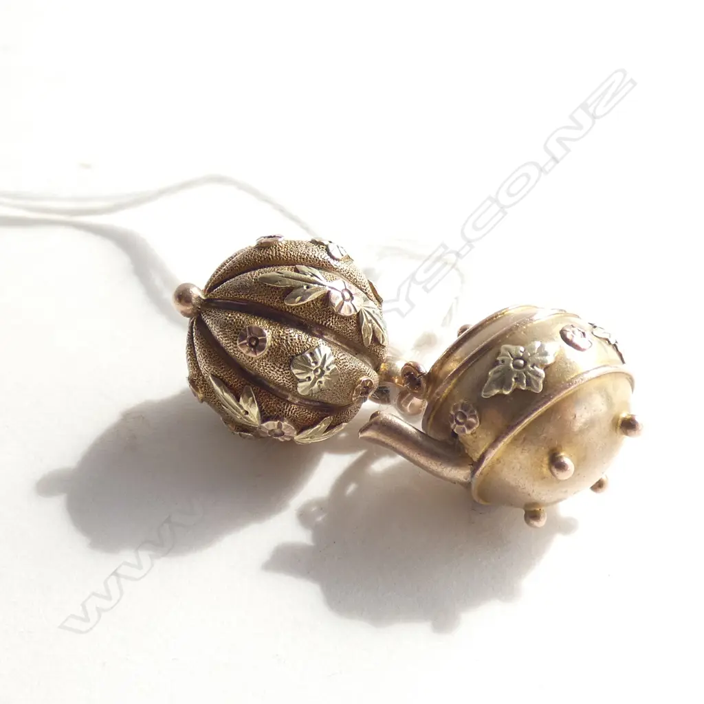 2 9CT w. 18CT WASH CHARMS 11 GRAMS Image 1++