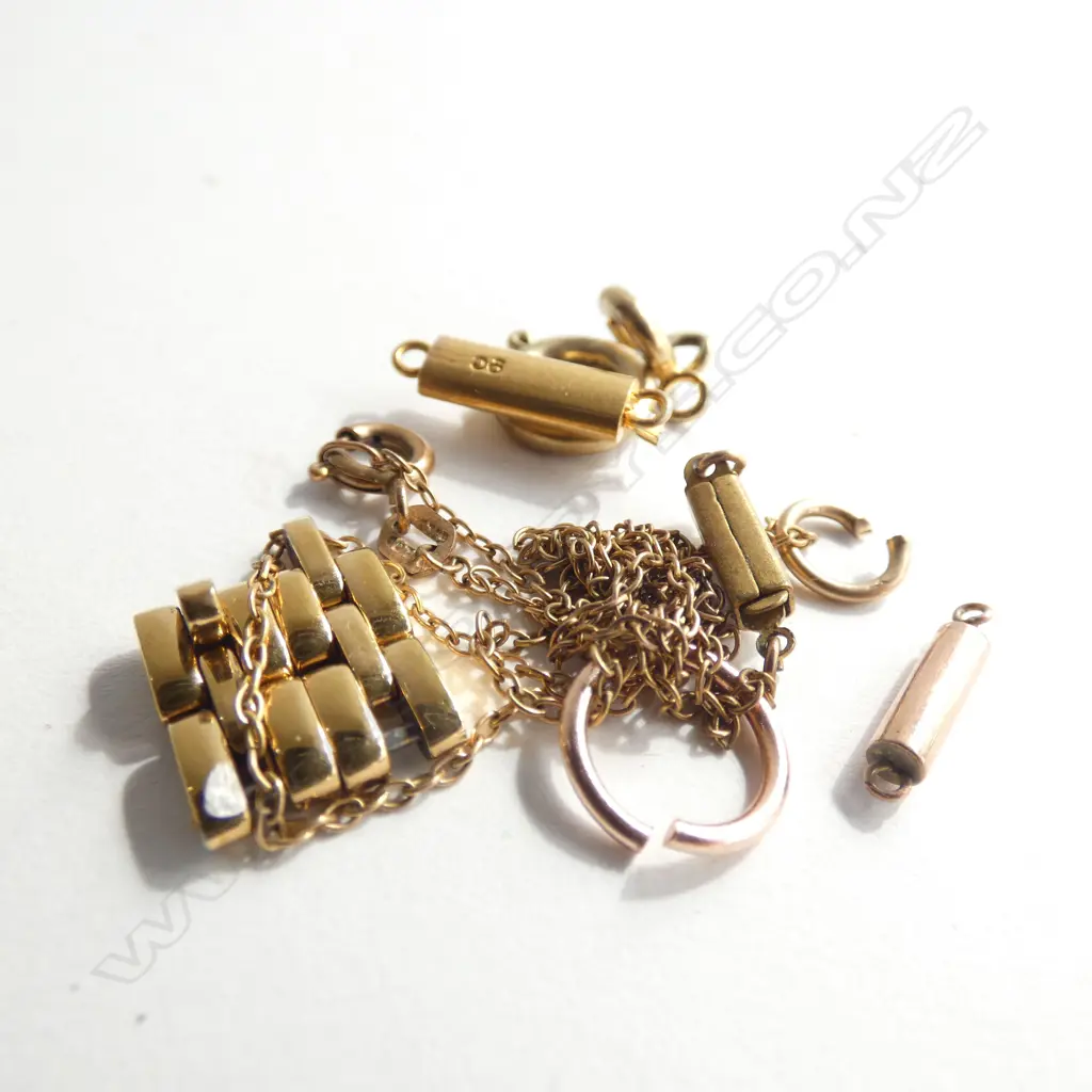ASST. GOLD (0.6 GRAMS) & GOLD PLATE FINDINGS  Image 1++