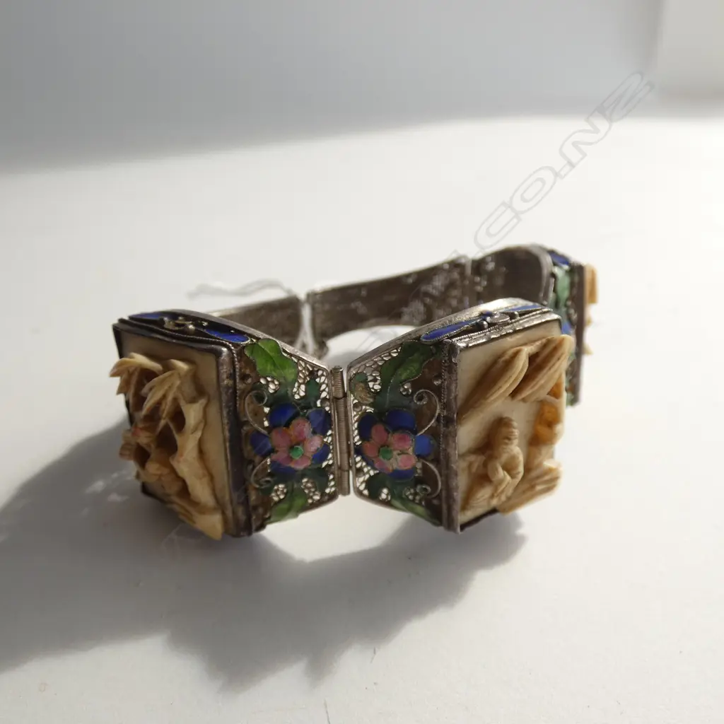 CHINESE SILVER BRACELET Image 1++