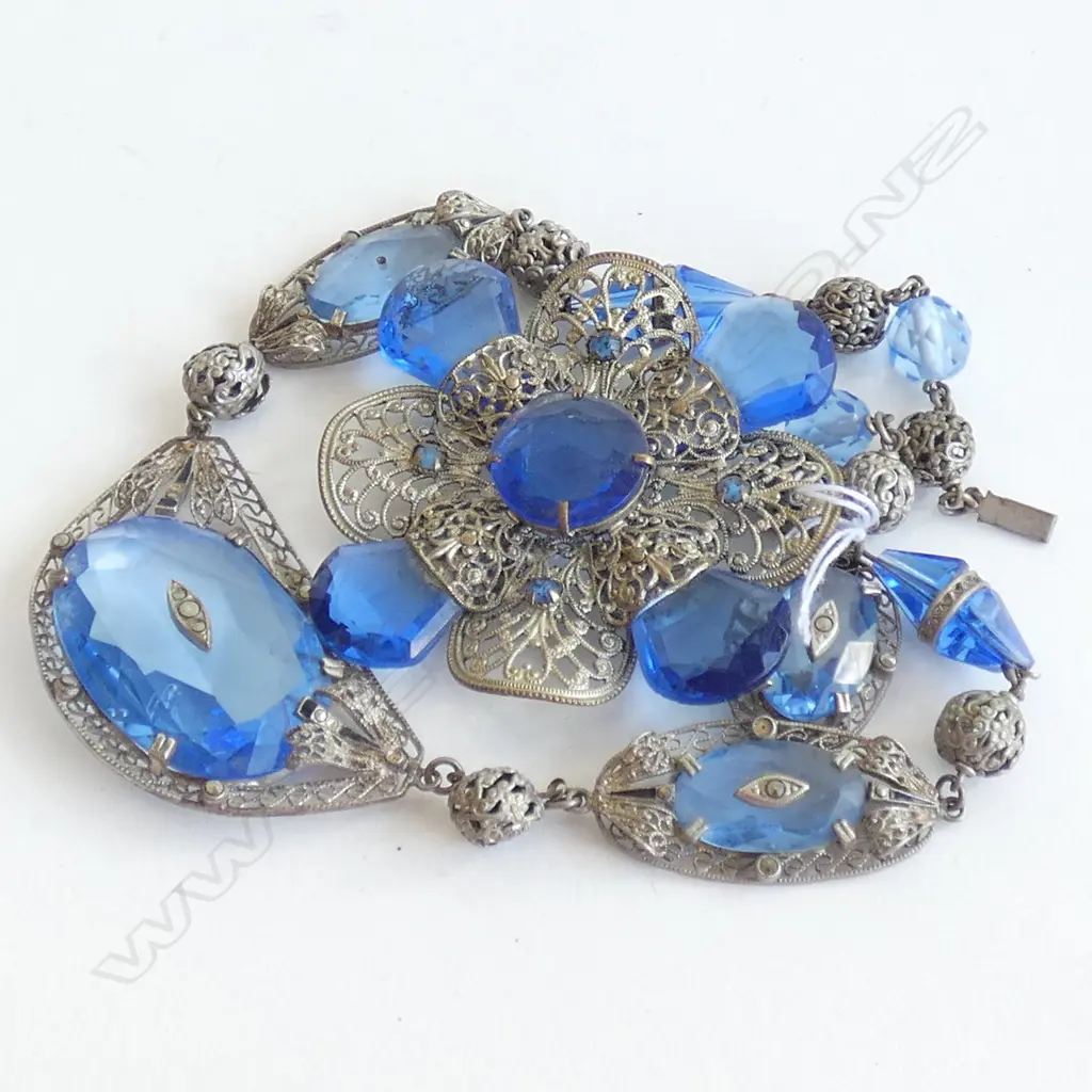 VINTAGE COSTUME JEWELLERY NECKLACE & BOOCH Image 1++