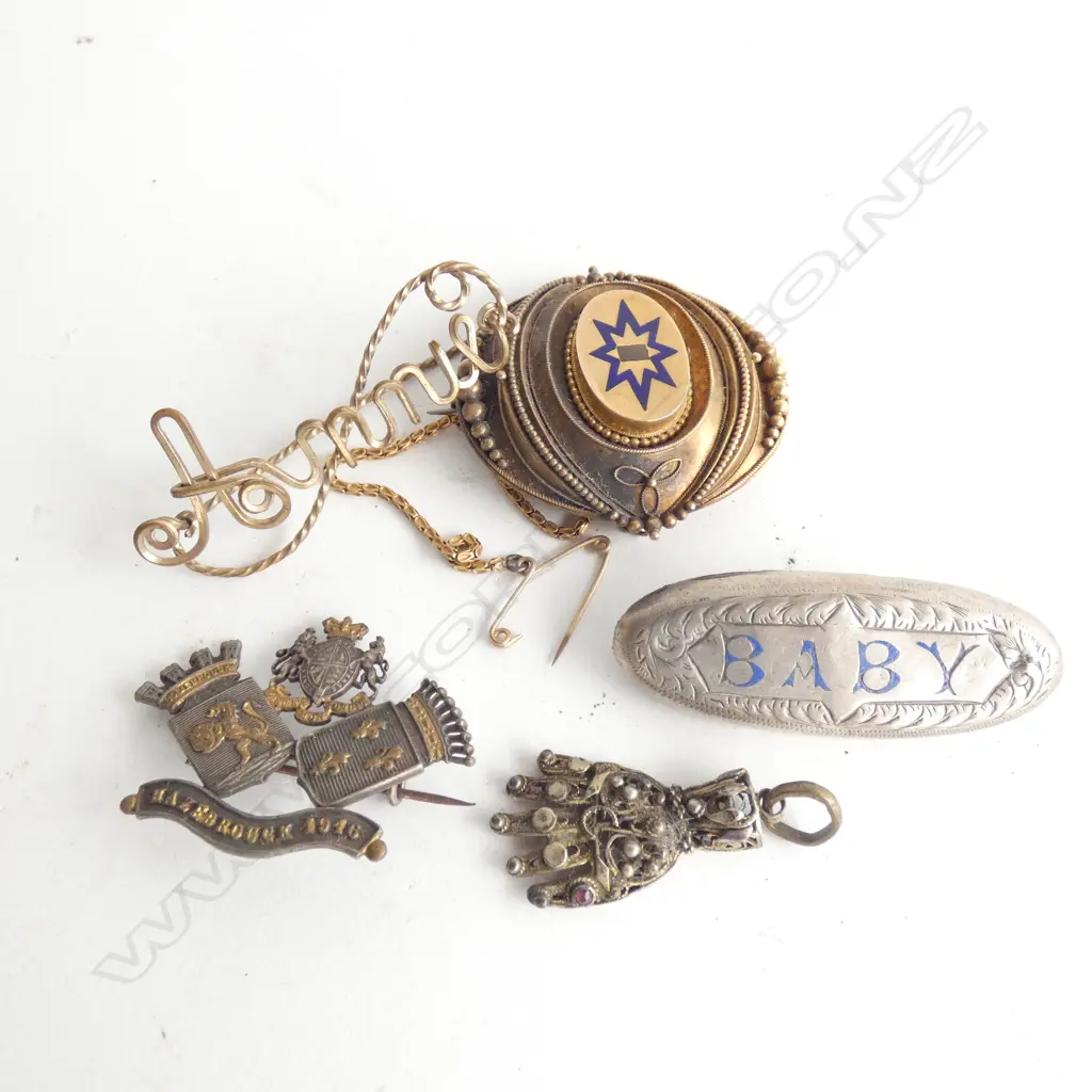 5 PCES JEWELLERY; GOLD PLATE BROOCH, ETC Image 1++