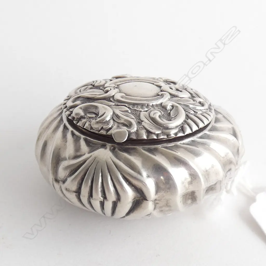 ORNATE STG SILVER PILL BOX DIA 55MM 32.8GMS Image 1++