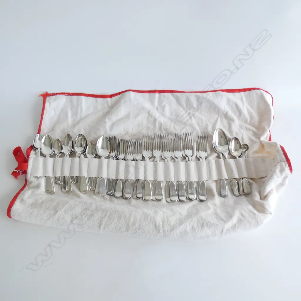 LARGE SET FIDDLE PATTERN CUTLERY IN CLOTH WRAP Image 1++