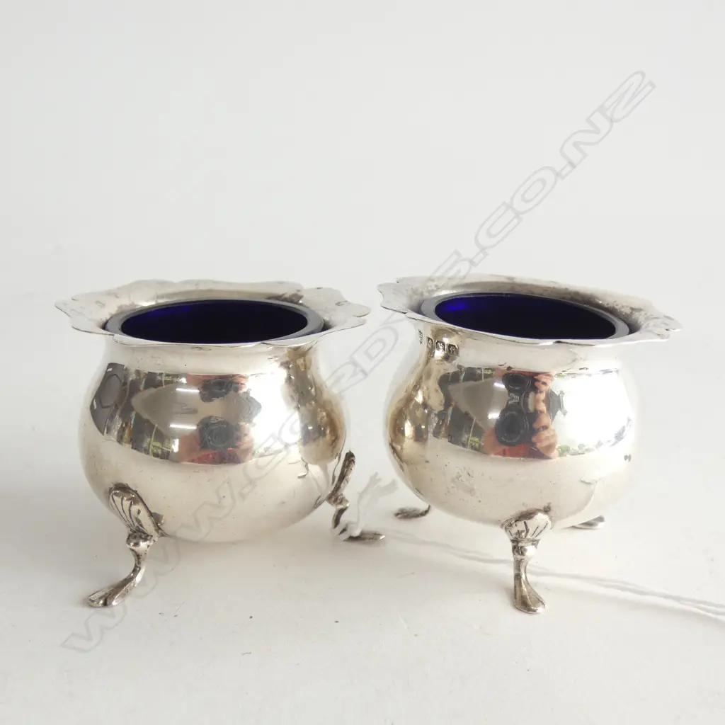 2 SILVER TABLE SALTS w. ORIG. LINERS B'HAM 1918 58 GRAMS Image 1++