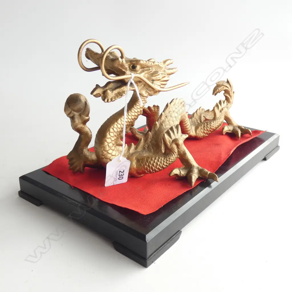 ORIENTAL GOLD METAL DRAGON ON STAND L.300mm Image 1++