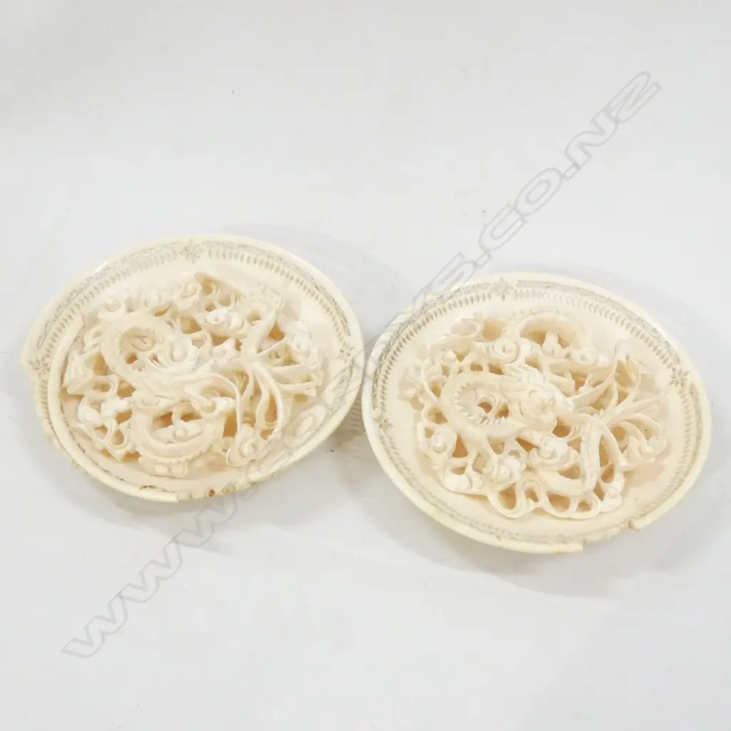 PR SM IVORY CARVED ORNAMENTAL PLATES  DIA 100MM  BOTH A/F Image 1++