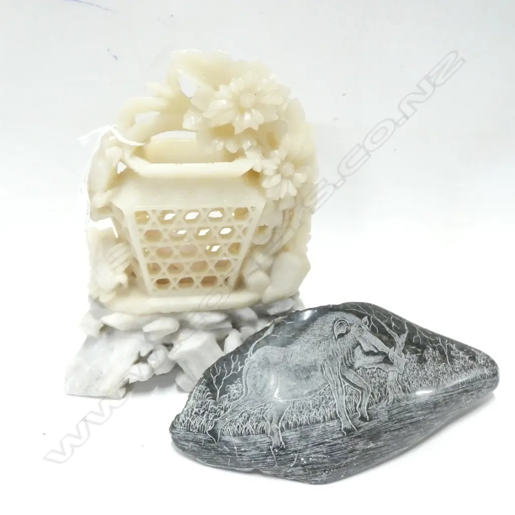 BOAR CARVED SCRIMSHAW - SIGNED NOXY '99  L 195MM + CARVED SOAPSTONE PIECE Image 1++