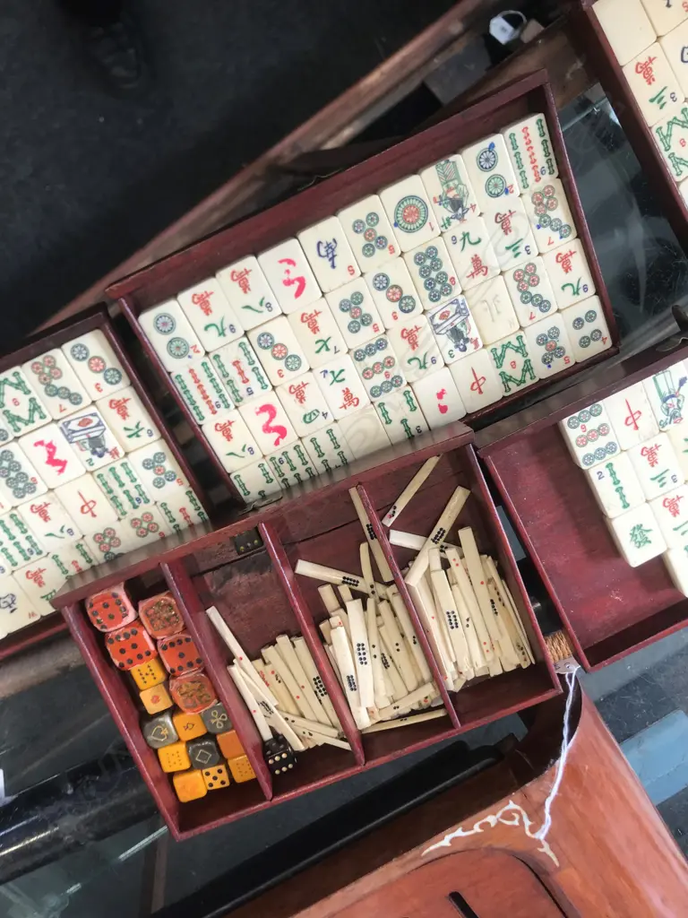 OLD MAHJONG SET BONE & BAMBOO WITH TILE HOLDERS/BOARDS Image 1++