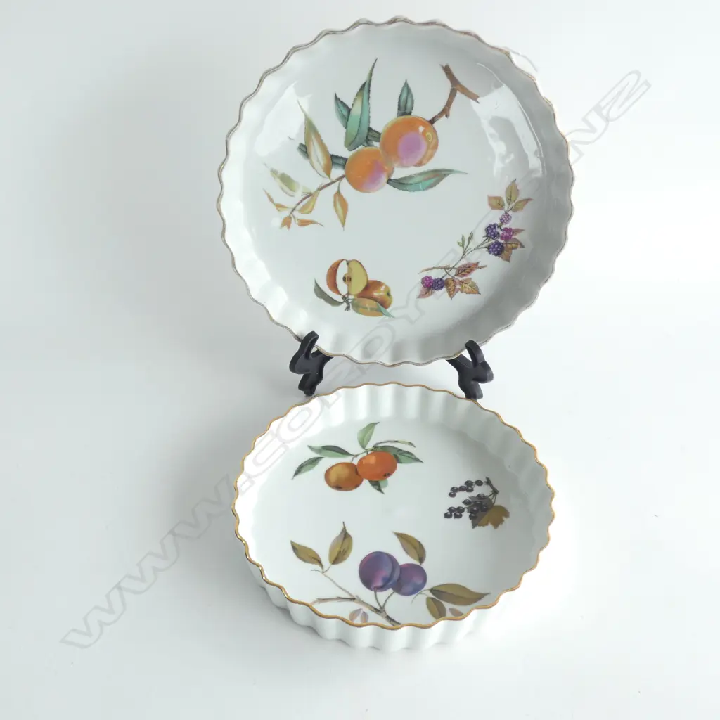 2 ROYAL WORCESTER 'EVESHAM' QUICHE DISHES 270mm dia Image 1++