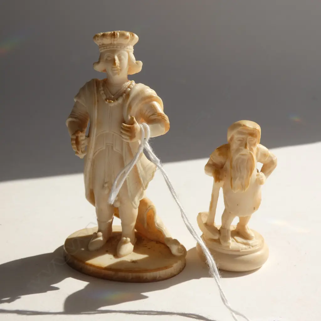 2 CARVED IVORY FIGURES H.90mm Image 1++