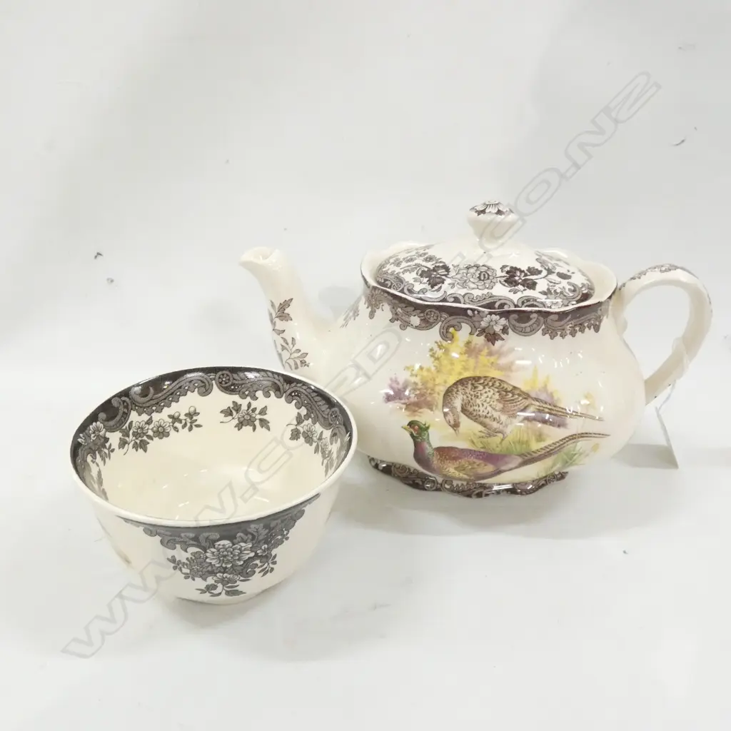 PALISSY 'GAME SERIES' TEAPOT & SUGAR Image 1++