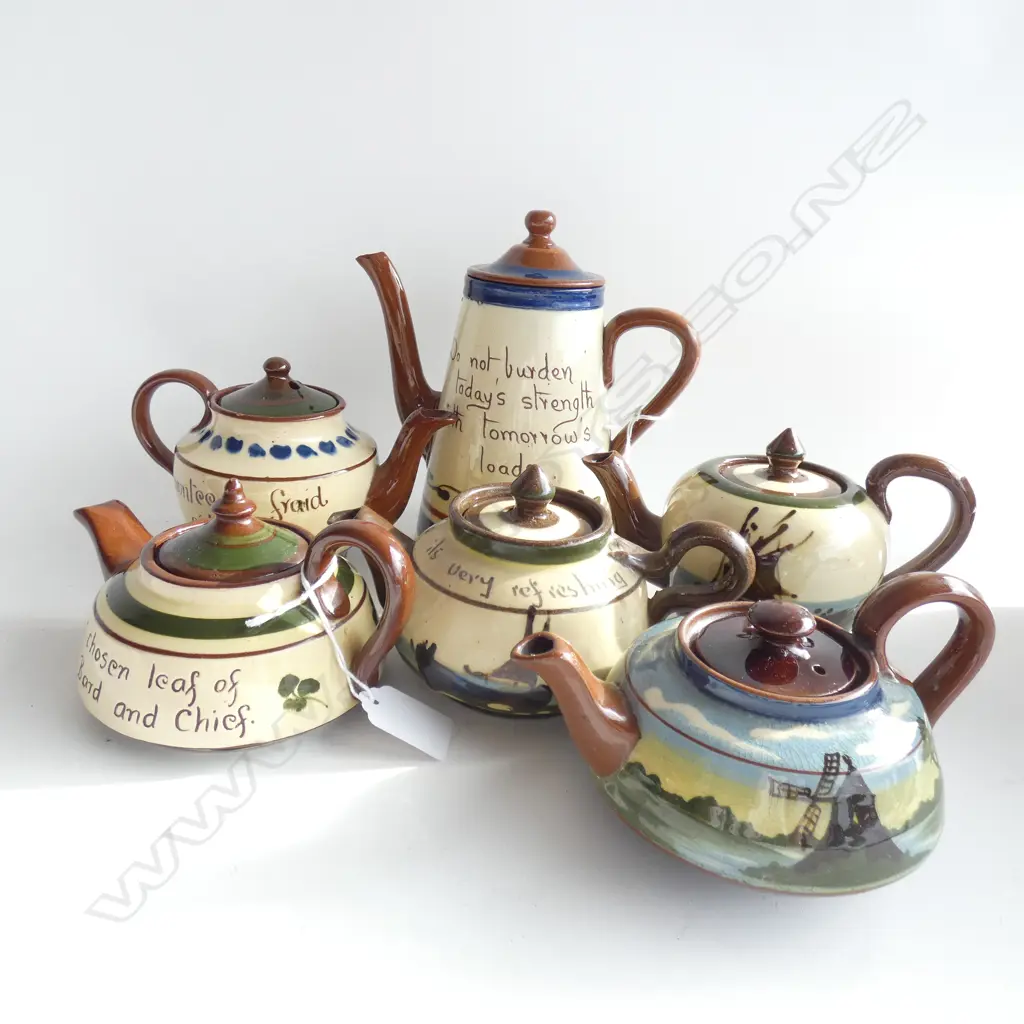 6 TORQUAY WARE TEAPOTS H.180mm Image 1++