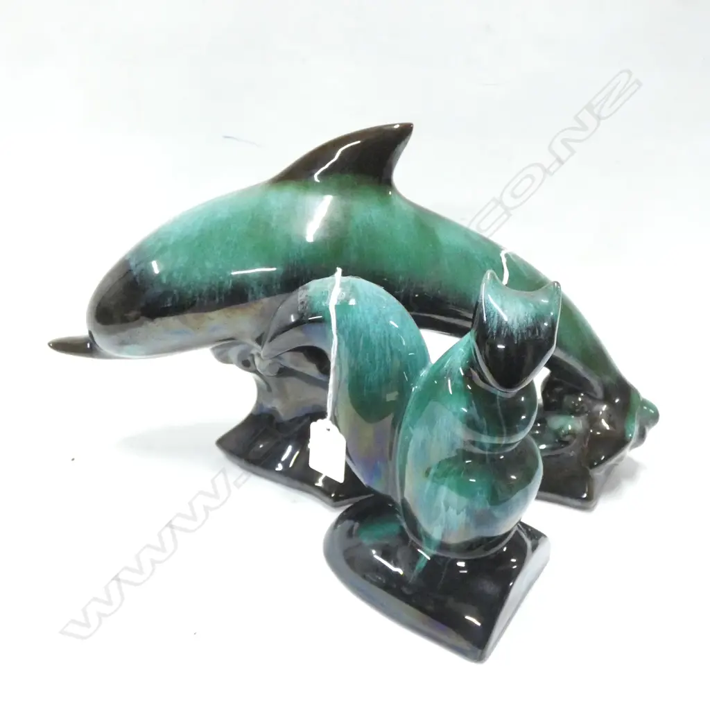 2 BLUE MOUNTAIN POTTERY PCES; SQUIRREL & DOLPHIN L.410mm Image 1++