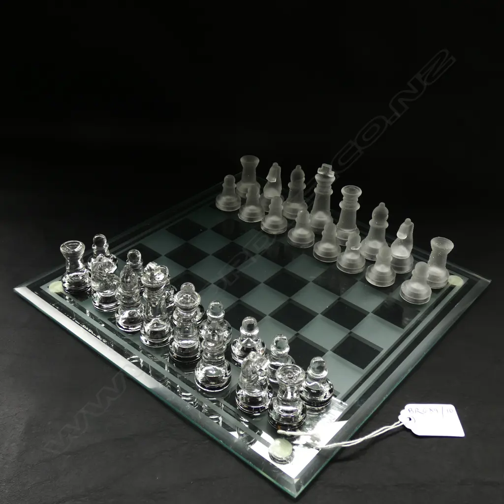 GLASS CHESS SET, BOXED Image 1++
