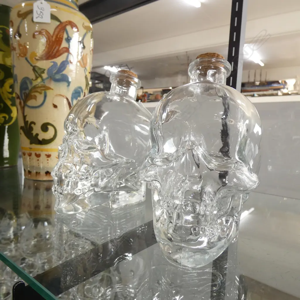 PR GLASS SKULL BOTTLES H.165mm Image 1++