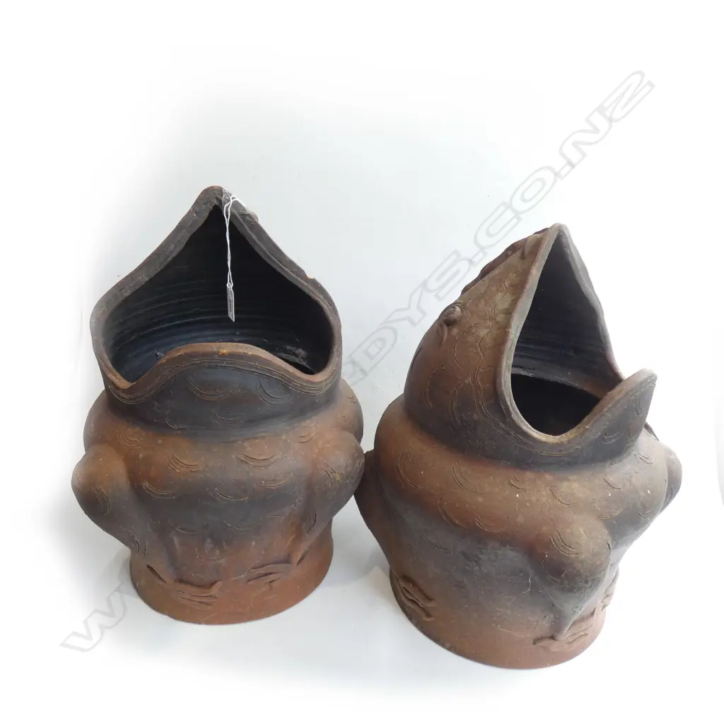 PR LG POTTERY FROG SHAPED CHIMNEY POTS - POSSIBLY NZH 440MM Image 1++