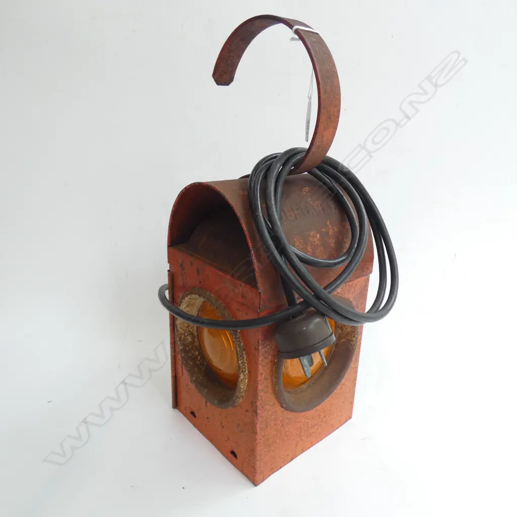 RED INDUSTRIAL LANTERN  Image 1++