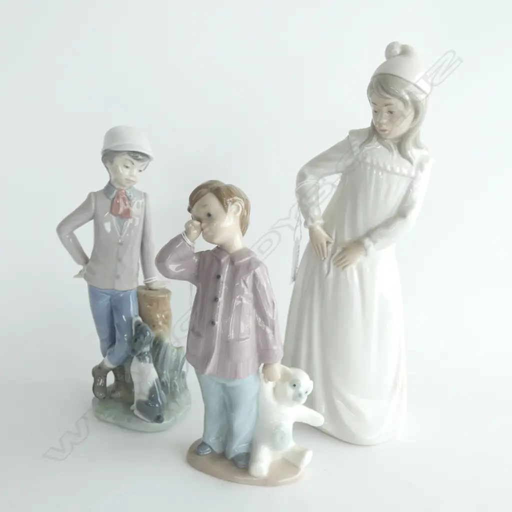 3 NAO FIGURINES; SLEEPY BOY, BOY & DOG, GIRL IN NIGHTIE H.295mm Image 1++