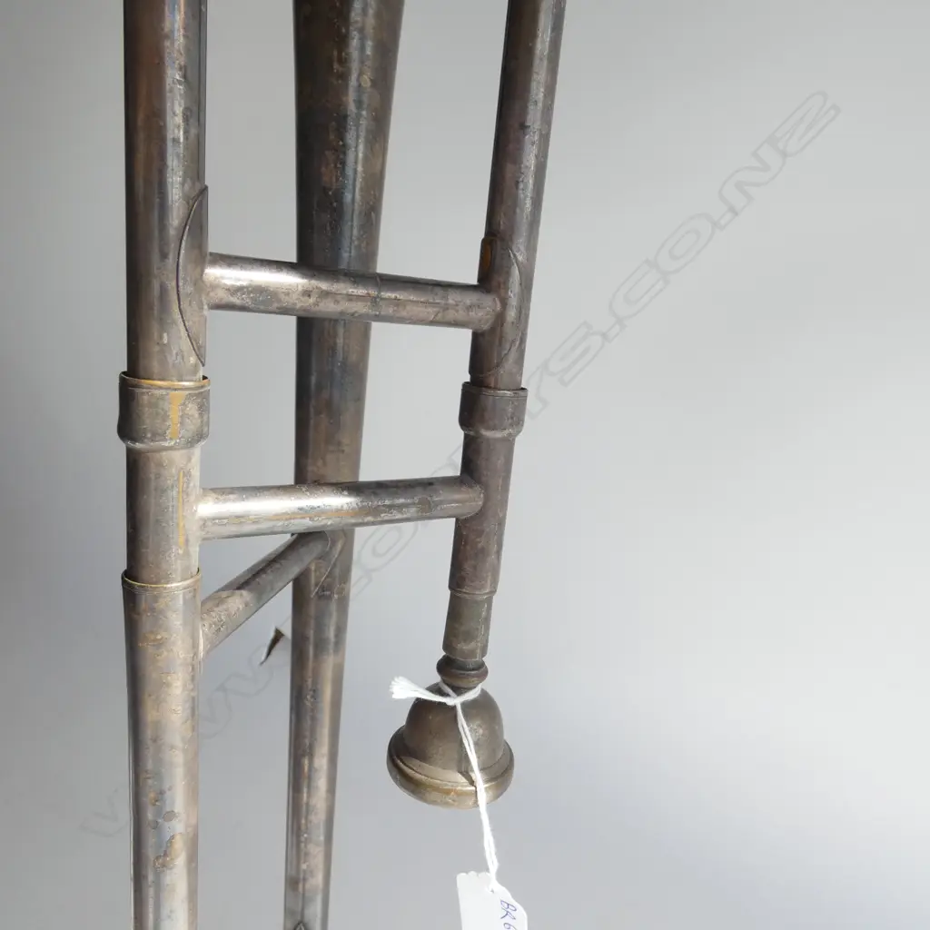 VINTAGE TROMBONE L.1125mm Image 1++