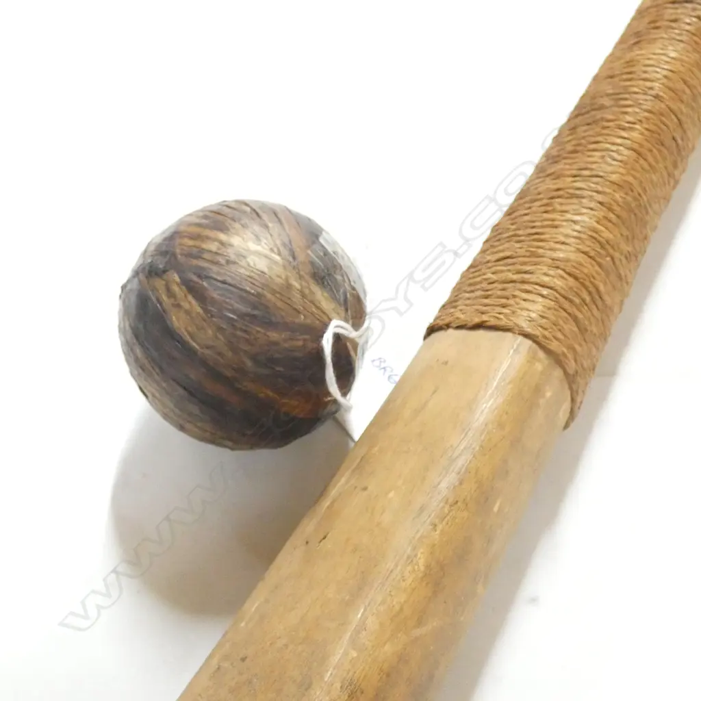 TRADITIONAL SAMOAN KILIKITI BAT & BALL  Image 1++