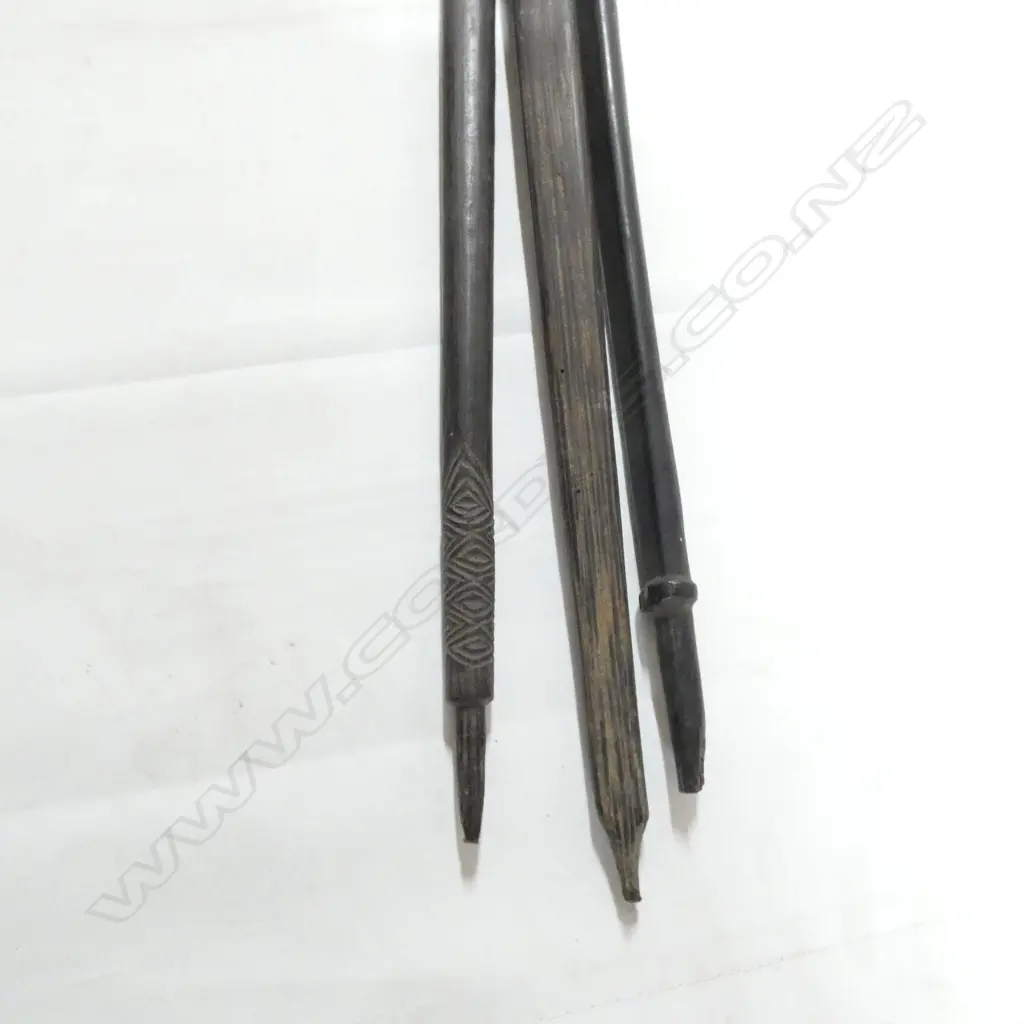 3 LG PNG WOODEN BOWS (NO STRINGS OR ARROWS. L 1820MM Image 1++