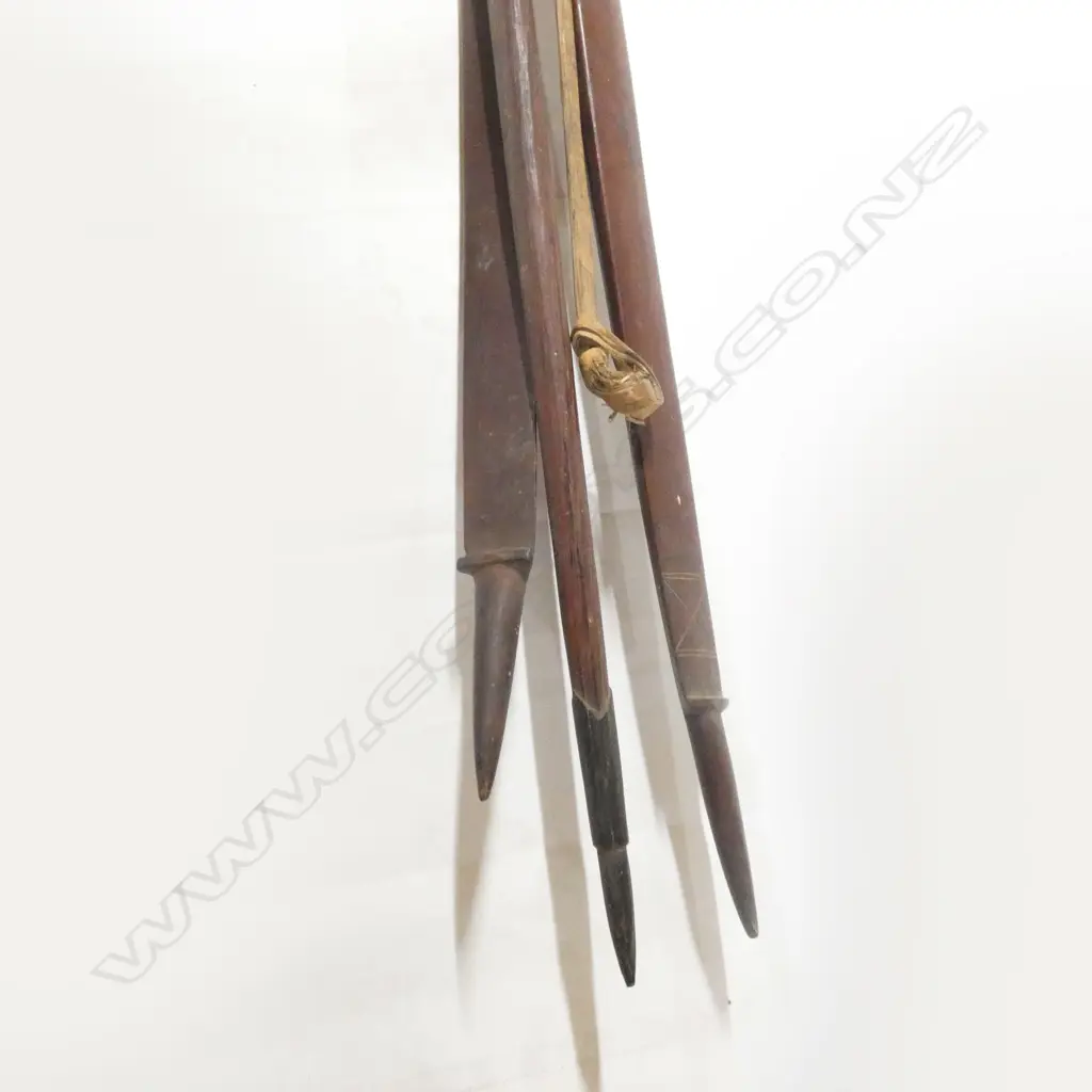 3 PACIFIC ISLAND WOODEN BOWS (NO STRINGS OR ARROWS) L 2000MM Image 1++