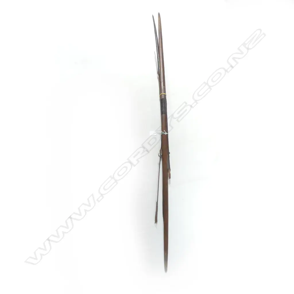 2 SM PACIFIC ISLAND BOWS + 2 BAMBOO 'STRINGS' (MAY NOT FIT THESE BOWS) L. 1330MM Image 1++