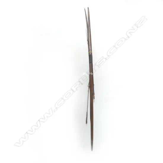 2 SM PACIFIC ISLAND BOWS + 2 BAMBOO 'STRINGS' (MAY NOT FIT THESE BOWS) L. 1330MM