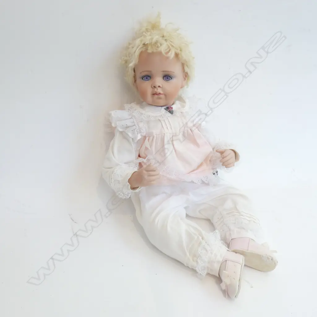 JAN MCLEAN DOLL Image 1++