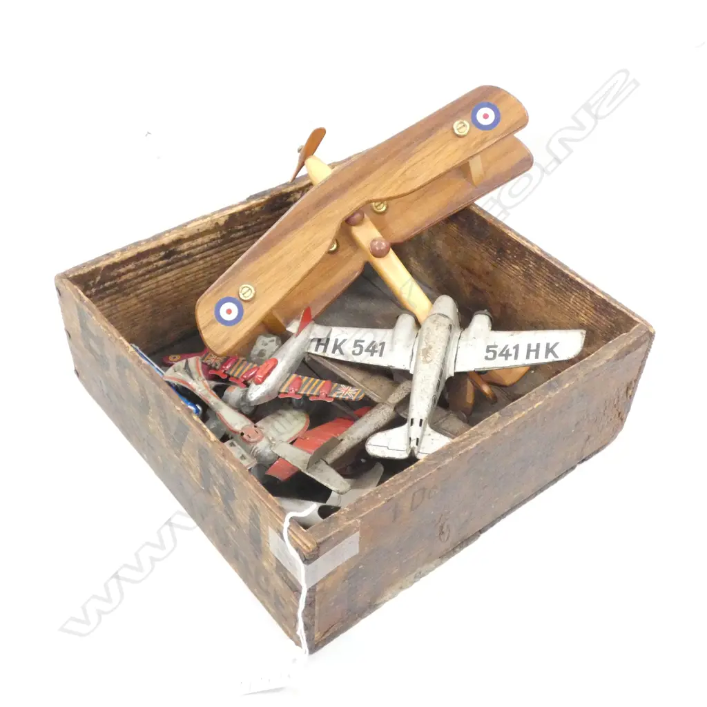 ASST. VINTAGE TOY PLANES  Image 1++