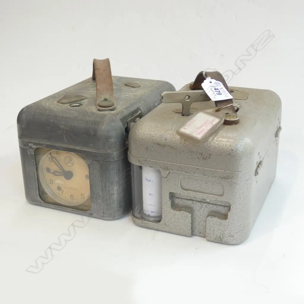 2 PIGEON RACING CLOCKS  Image 1++