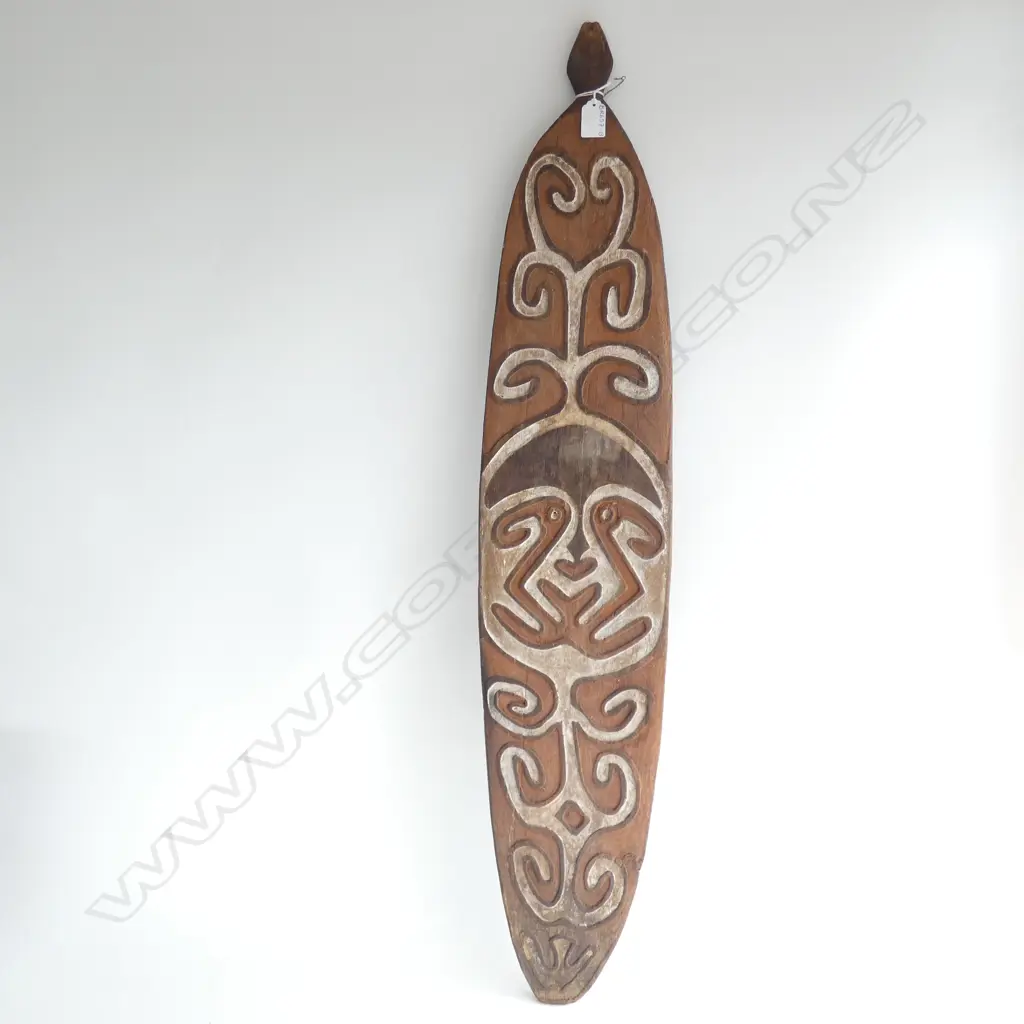 PNG ISLAND TRIBAL CARVED WOODEN SHIELD - L 1060MM Image 1++