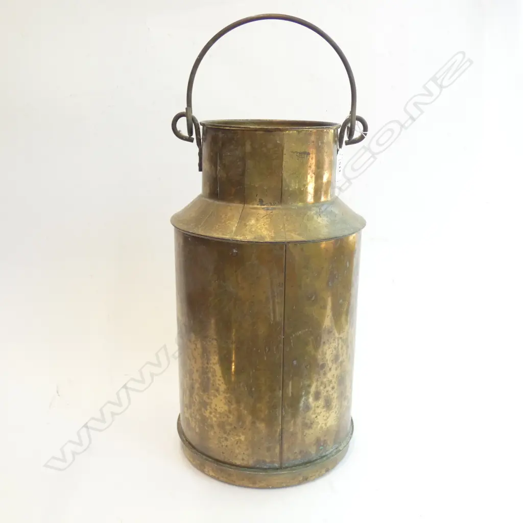 BRASS MILK CONTAINER WITH HANDLE H. 415 DIA 230MM Image 1++
