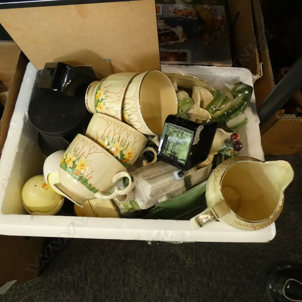 BOX LOT ASST. CHINA INCL. 15 PCE CROWN DEVON 'SPRINGWOOD' TEA SERVICE, ARTWORK ETC Image 1++
