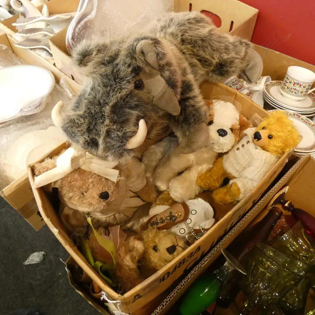 BOX LOT ASST. TEDDIES  Image 1++