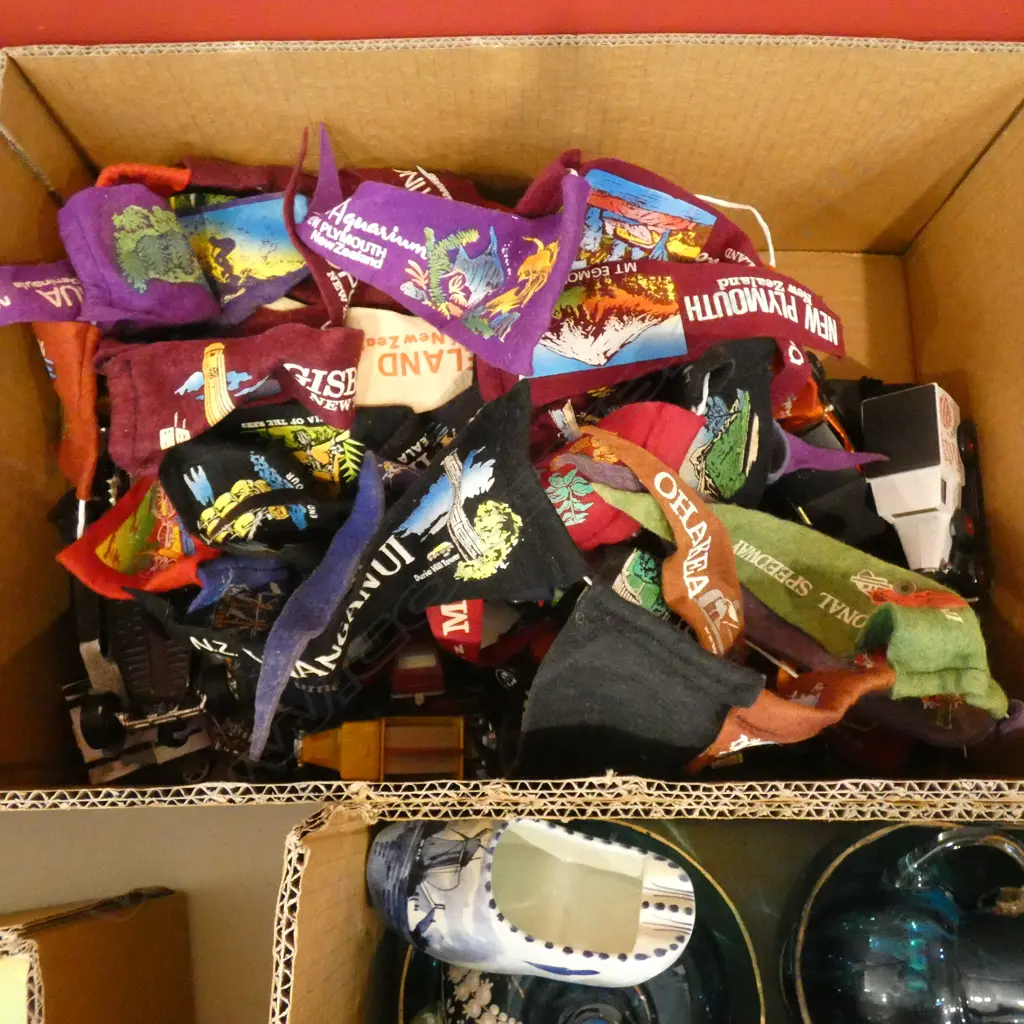 BOX LOT ASST. MODEL CARS & FELT PENNANTS / CAR FLAGS Image 1++