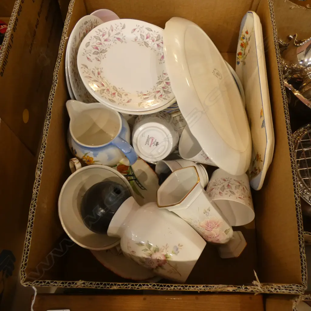 BOX LOT ASST. CHINA Image 1++