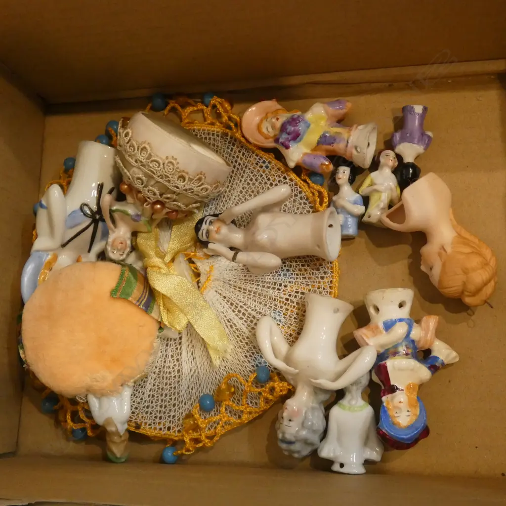 BOX LOT 13 HALF DOLLS  Image 1++