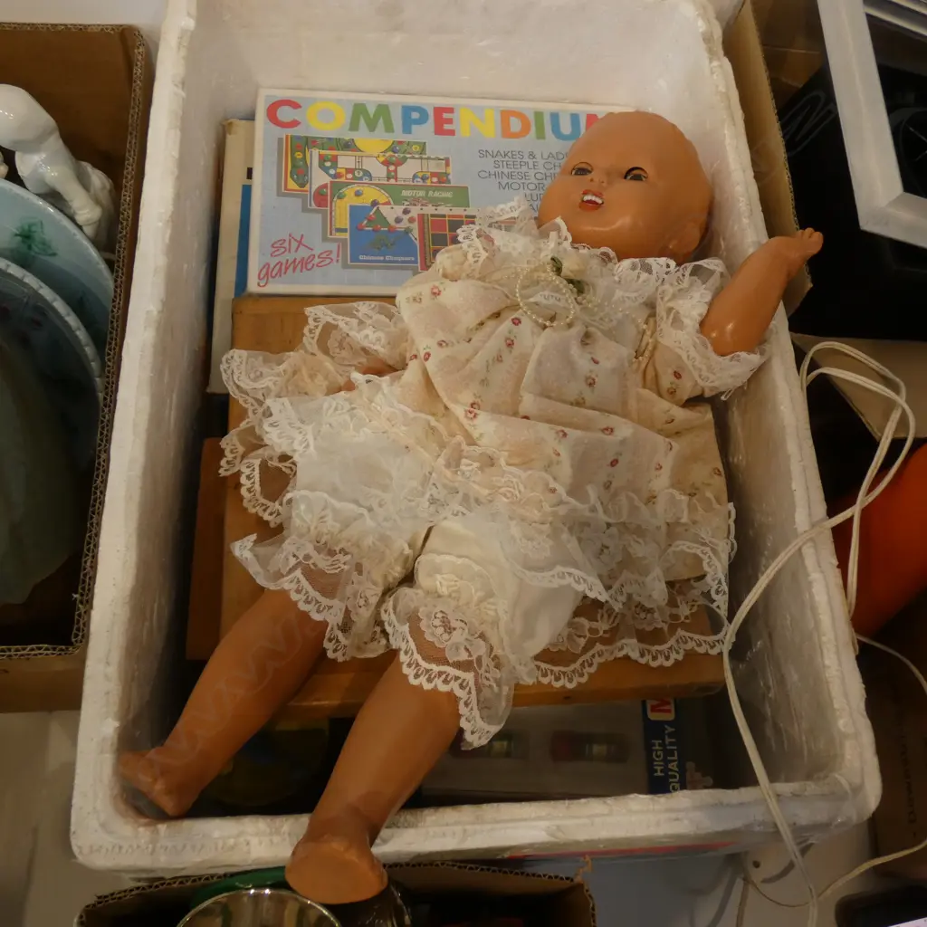BIG BOX ASST VINTAGE TOYS / GAMES ETC. INCL BOXED MICROSCOPES Image 1++