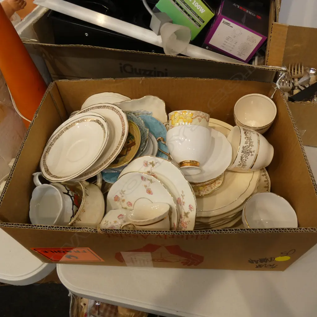 BOX LOT ASST CHINA INCL PART SET & TRIOS Image 1++