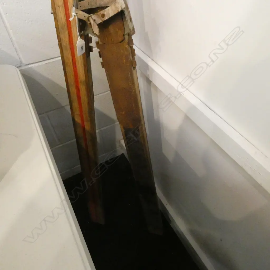 PR VINTAGE WOODEN SNOW SKIS 'KANDAHAR' L.2040mm Image 1++