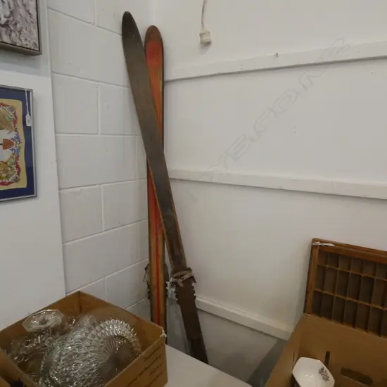 PR VINTAGE WOODEN SNOW SKIS 'KANDAHAR' L.2040mm