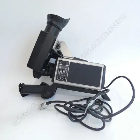 OLD NATIONAL MOVIE CAMERA IN CASE + OTHER CASED ITEM