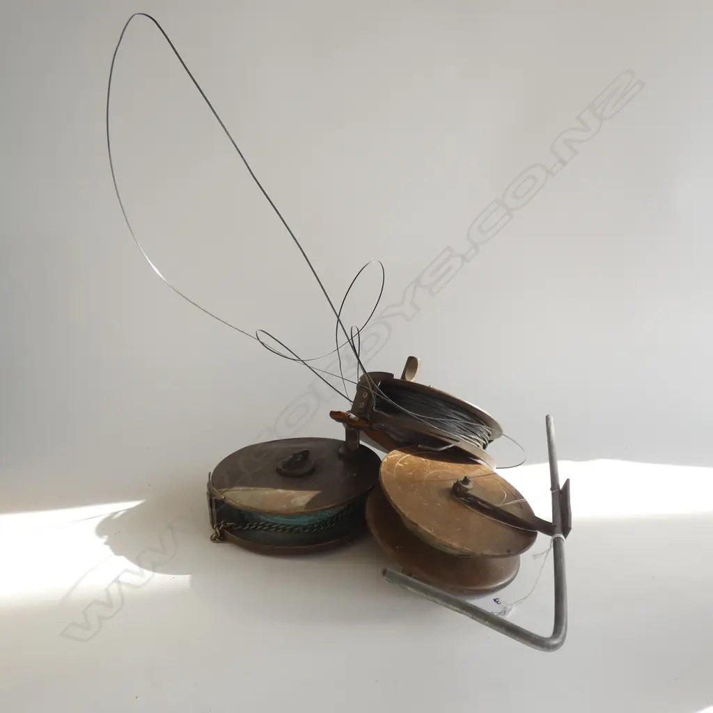 2 ANTIQUE BRASS REEL LGE TAPE MEASURES + 1 LGE FISHING REEL Image 1++