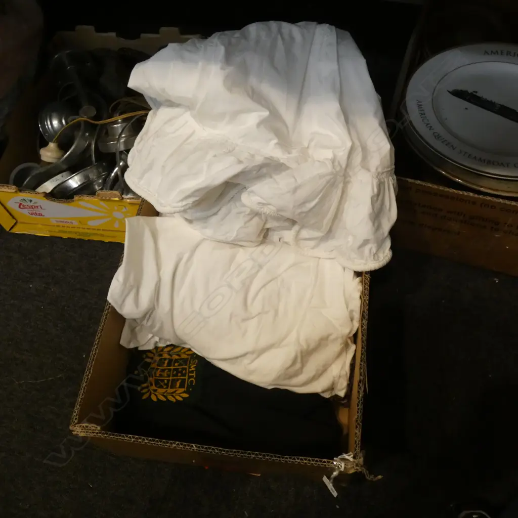 BOX LOT VINTAGE CLOTHES Image 1++