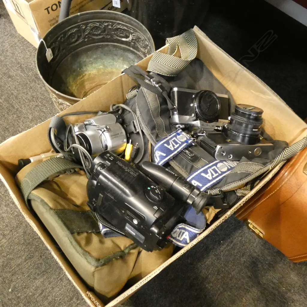 ASST. CAMERAS & EQUIPTMENT... Image 1++