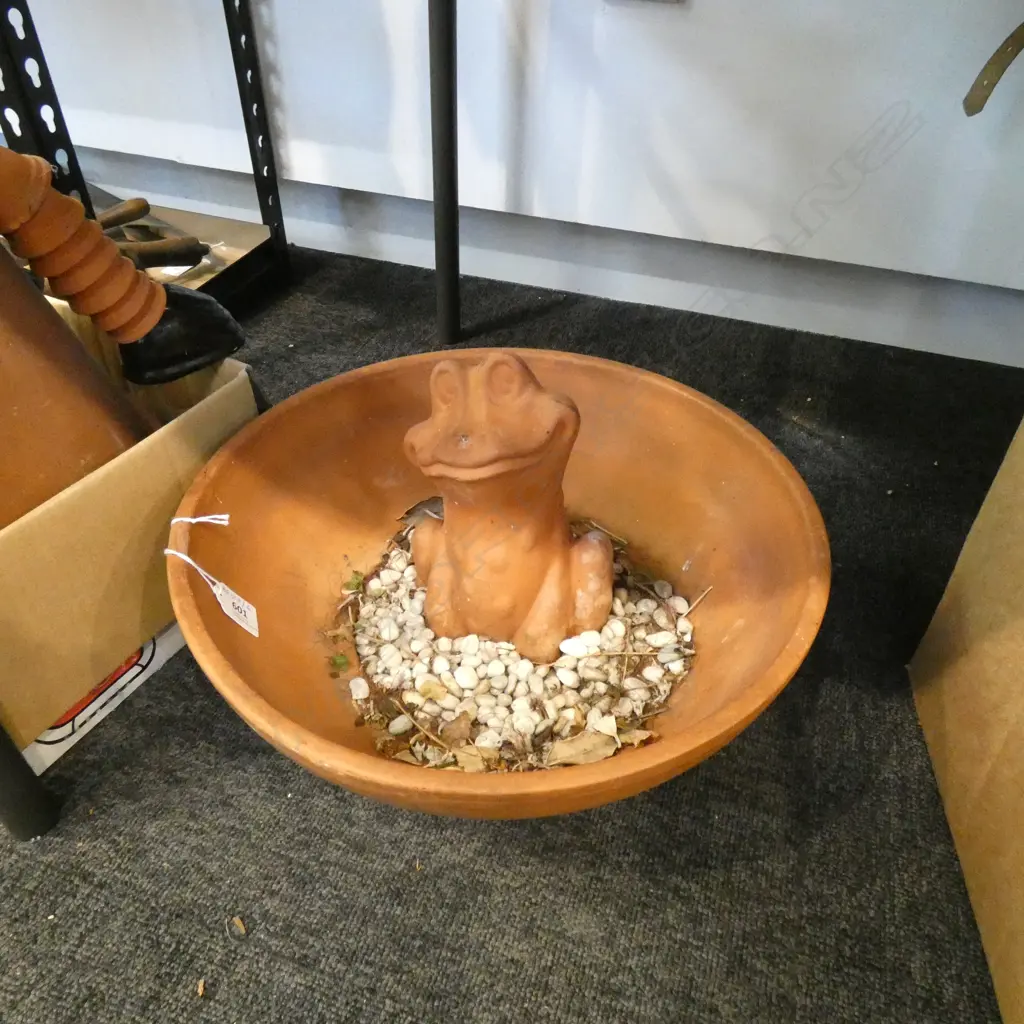 TERRACOTTA FROG BOWL 350mm dia Image 1++