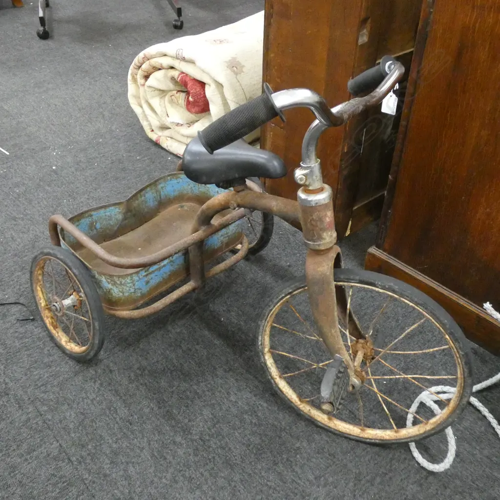 OLD 3 WHEELER TRICYCLE WITH TRAY  Image 1++