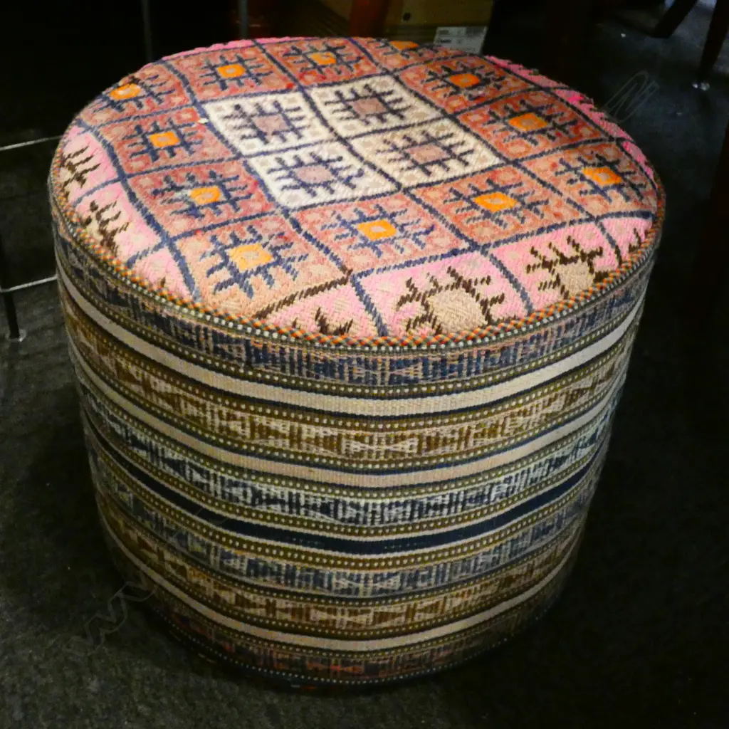 FOOTSTOOL D 500 MM Image 1++